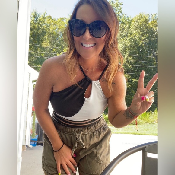 Meet your Posher, Stacie - Picture 7 of 16